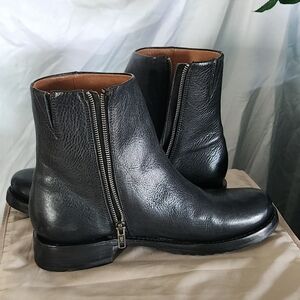 Frye Veronica Side Zip Distressed Leather Booties Sz 10 Designer Western Riding